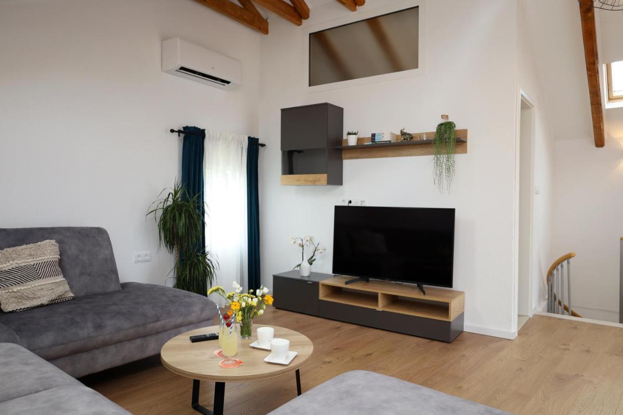 Holiday House Nono Sumartin Bagian luar foto